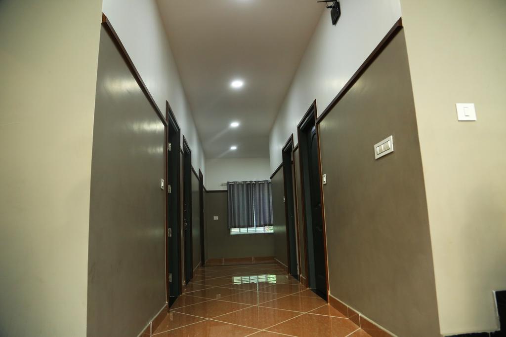 Hotel Icon Residencia Kalpetta Exterior foto